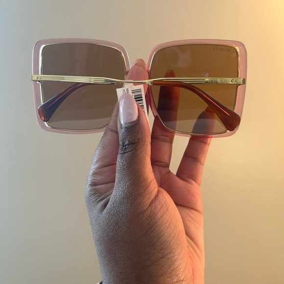 NWT Gucci sunglasses. Comes with case and lens cloth - Picture 2 of 9